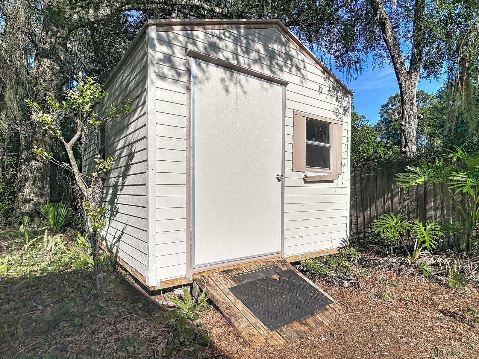 Storage - 1056 SHADY HOLLOW DR, DELAND