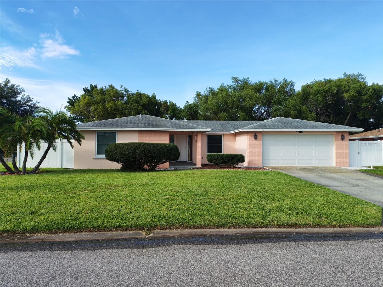 7708 ROSEWOOD DR