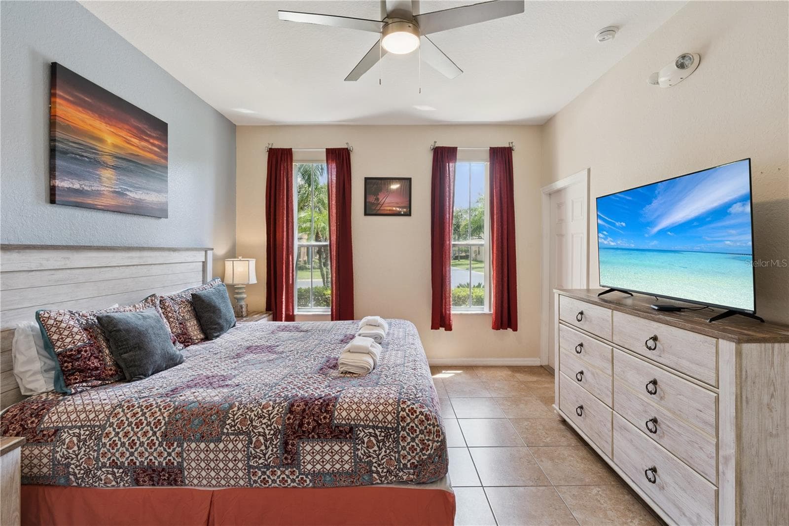 Second Primary bedroom w/ private entry - 570 CALABRIA AVE, DAVENPORT