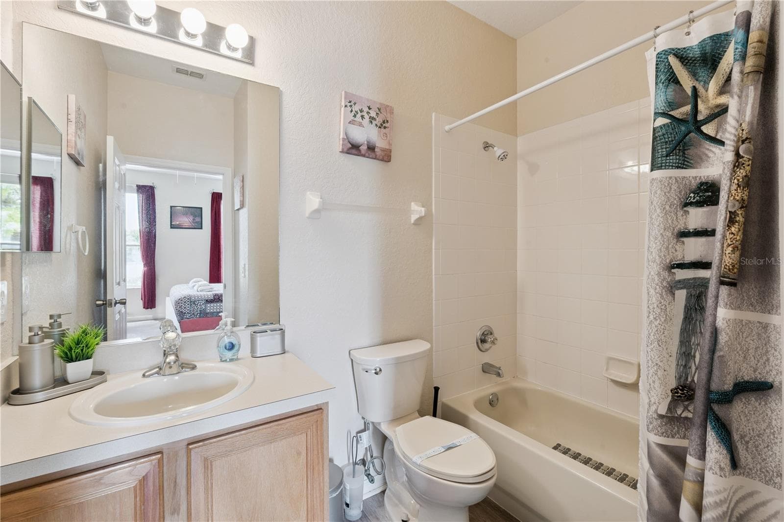 Second Primary Bathroom - 570 CALABRIA AVE, DAVENPORT