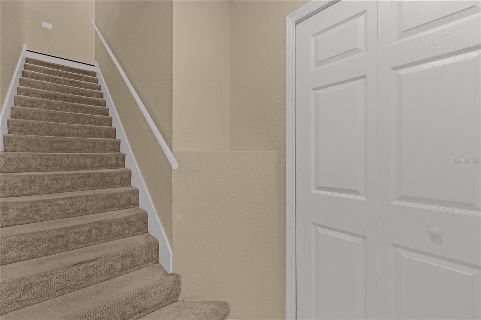 Entryway - 6560 SWISSCO DR #322, ORLANDO
