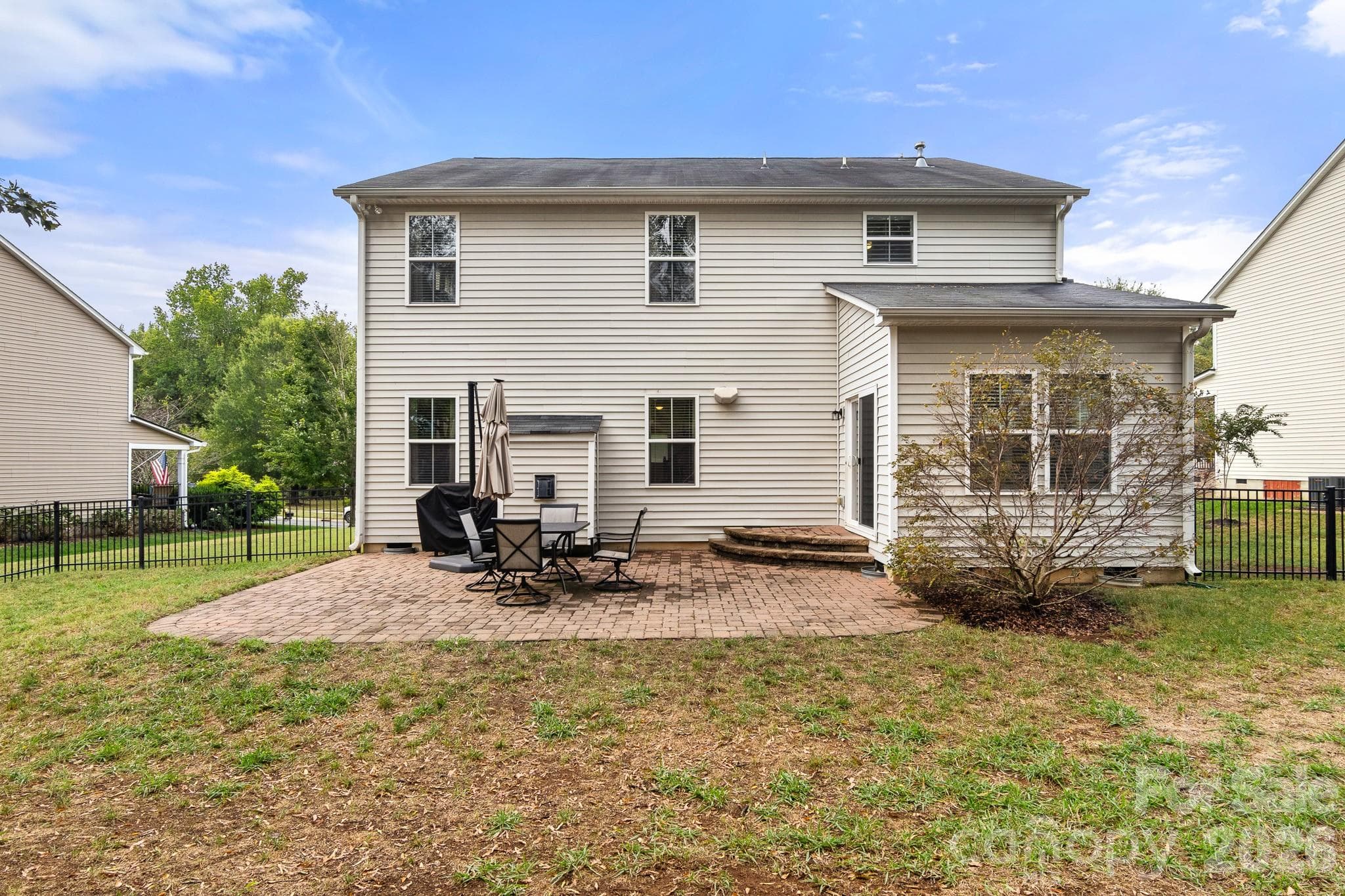 Single Family Residence at 338 Lorraine Road, Fort Mill, photo 4 of 43