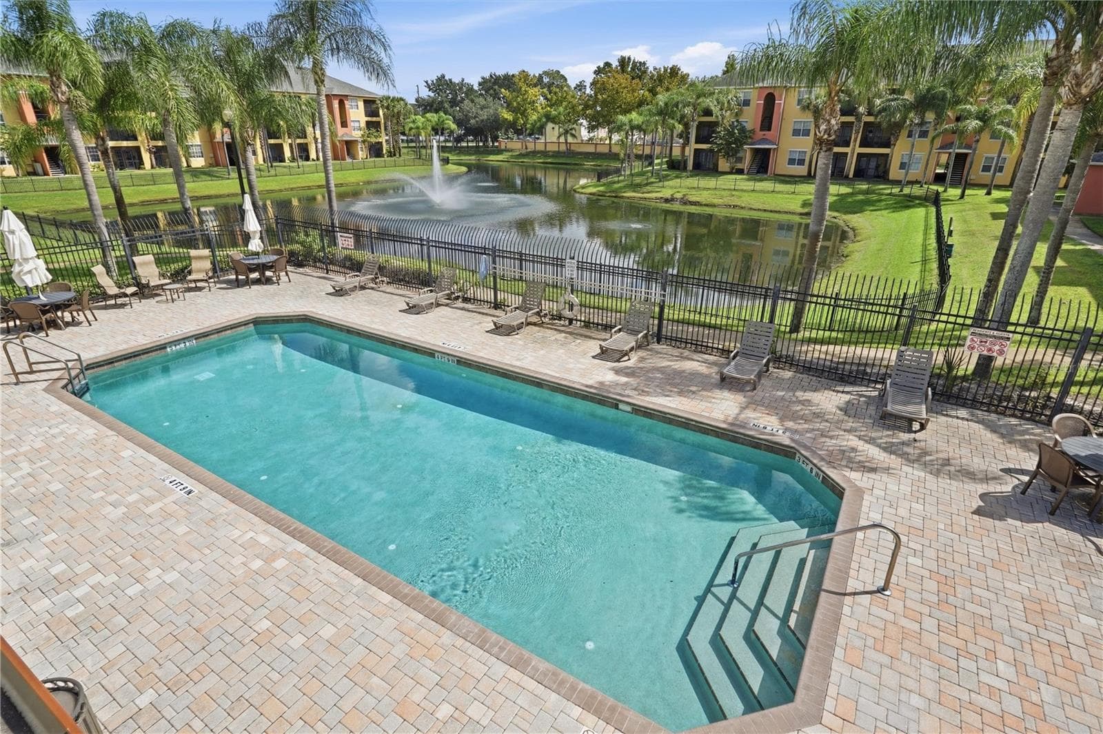 Community pool - 10873 WINDSOR WALK DR #4306, ORLANDO