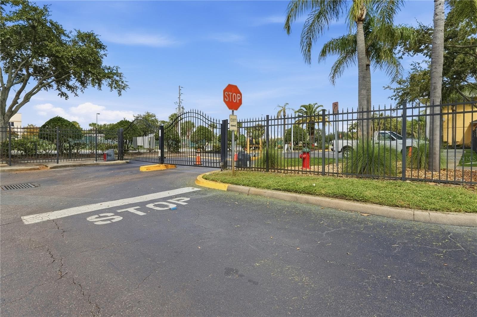 Front Gate - 10873 WINDSOR WALK DR #4306, ORLANDO