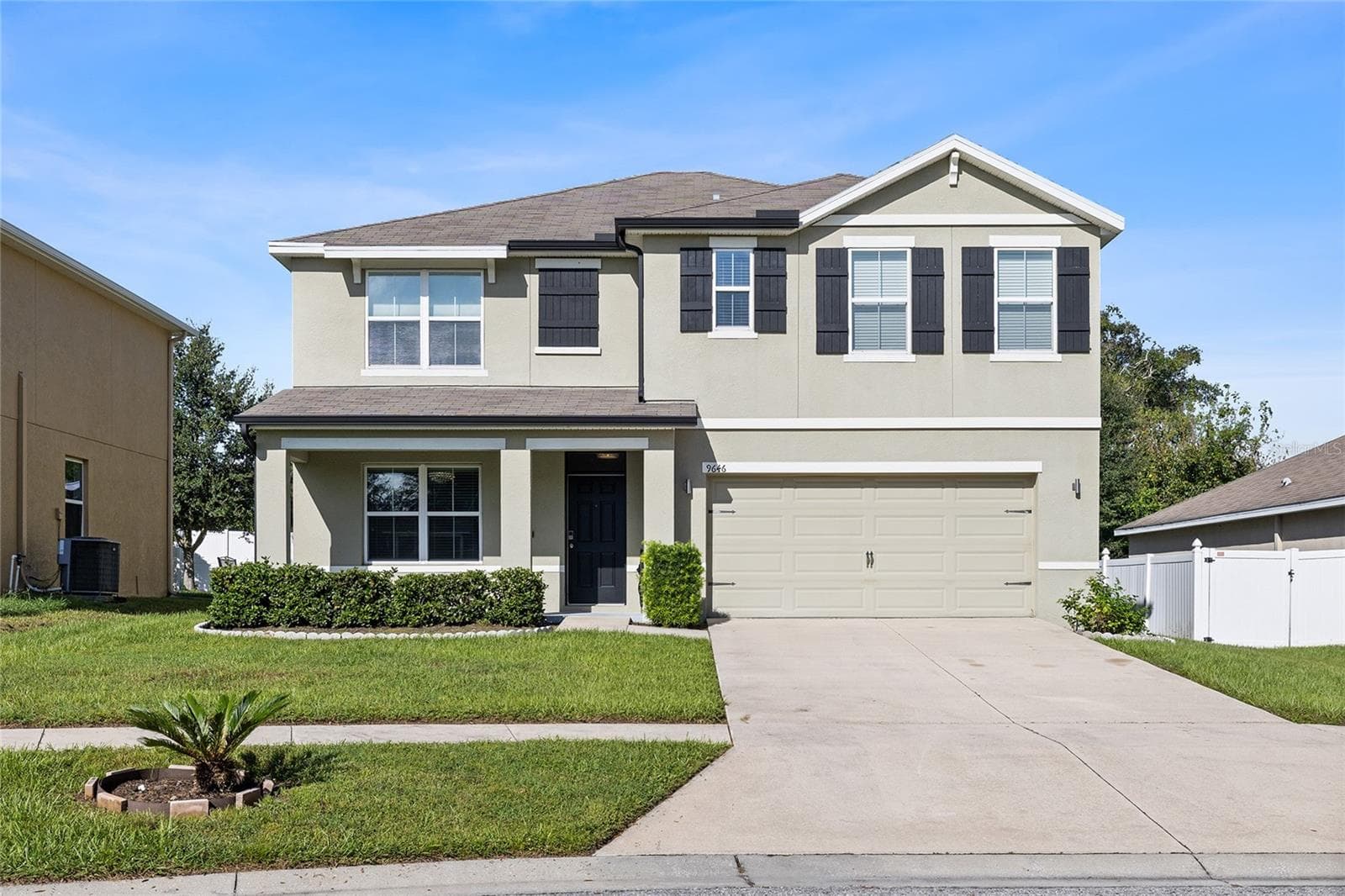 9646 TRONCAIS CIR