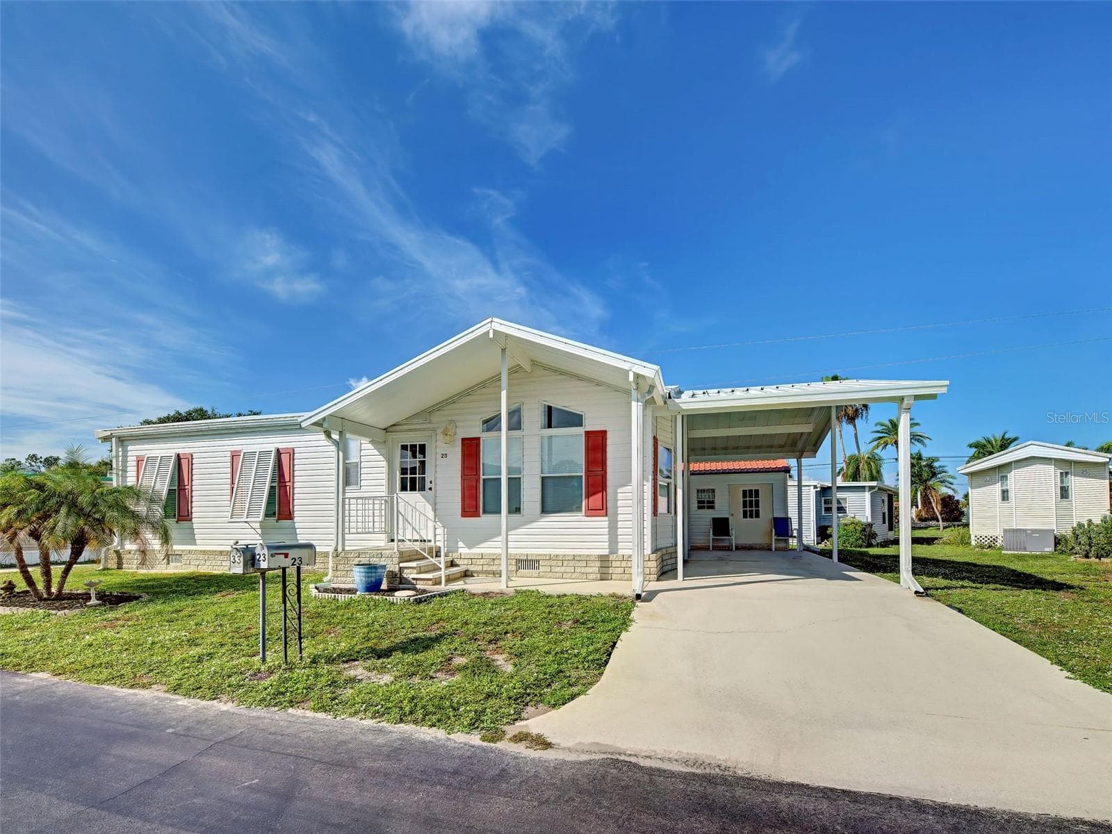 23 SIESTA CIR W