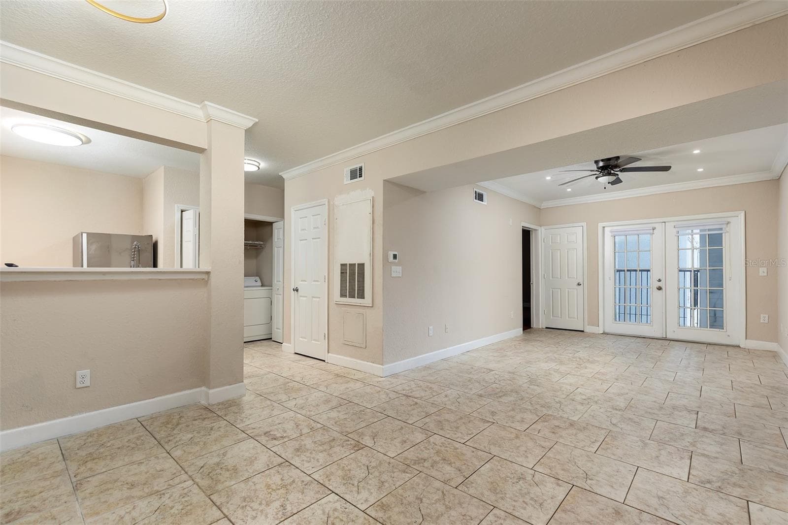 Living & Dining Combo - 206 E SOUTH ST #4007, ORLANDO
