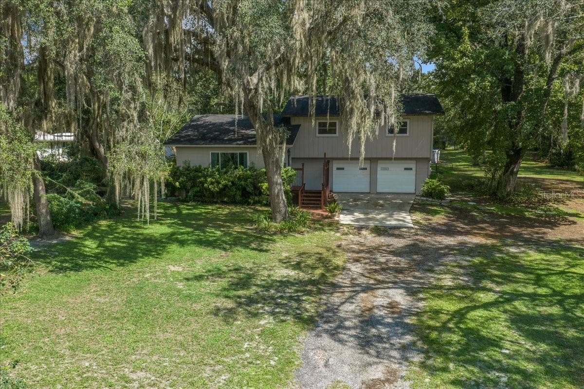 6567 WOODLAND DR