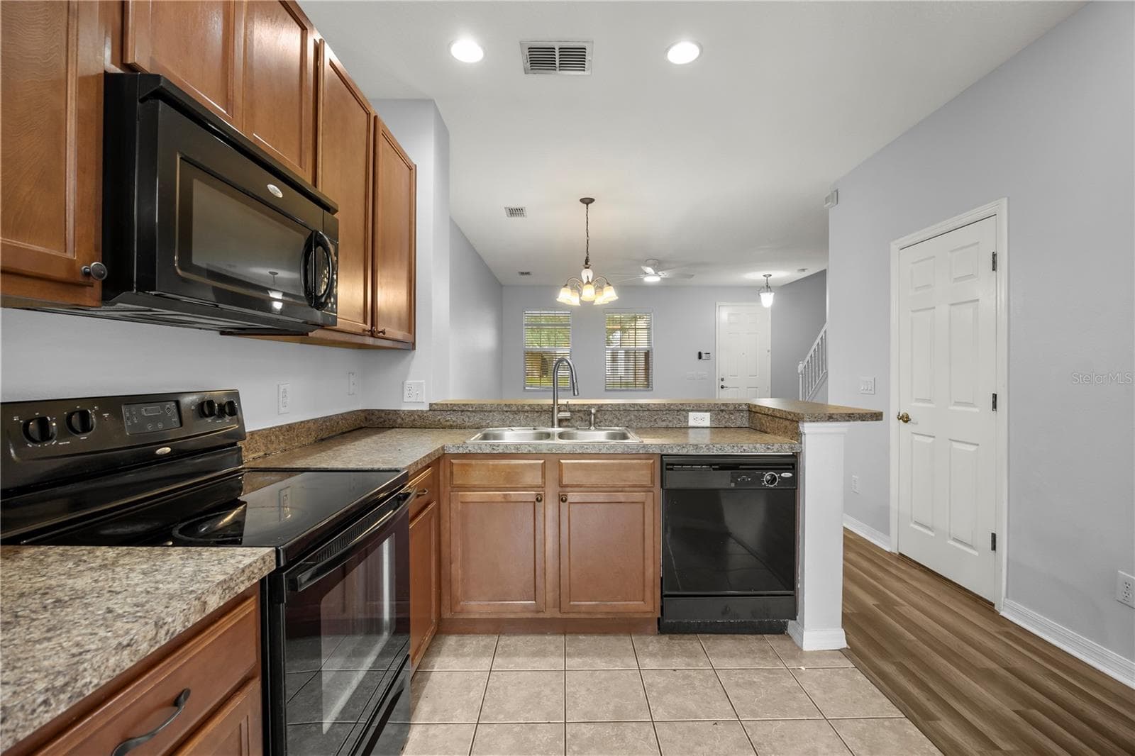 Townhouse at 11757 FITZGERALD BUTLER RD, ORLANDO, photo 10 of 37