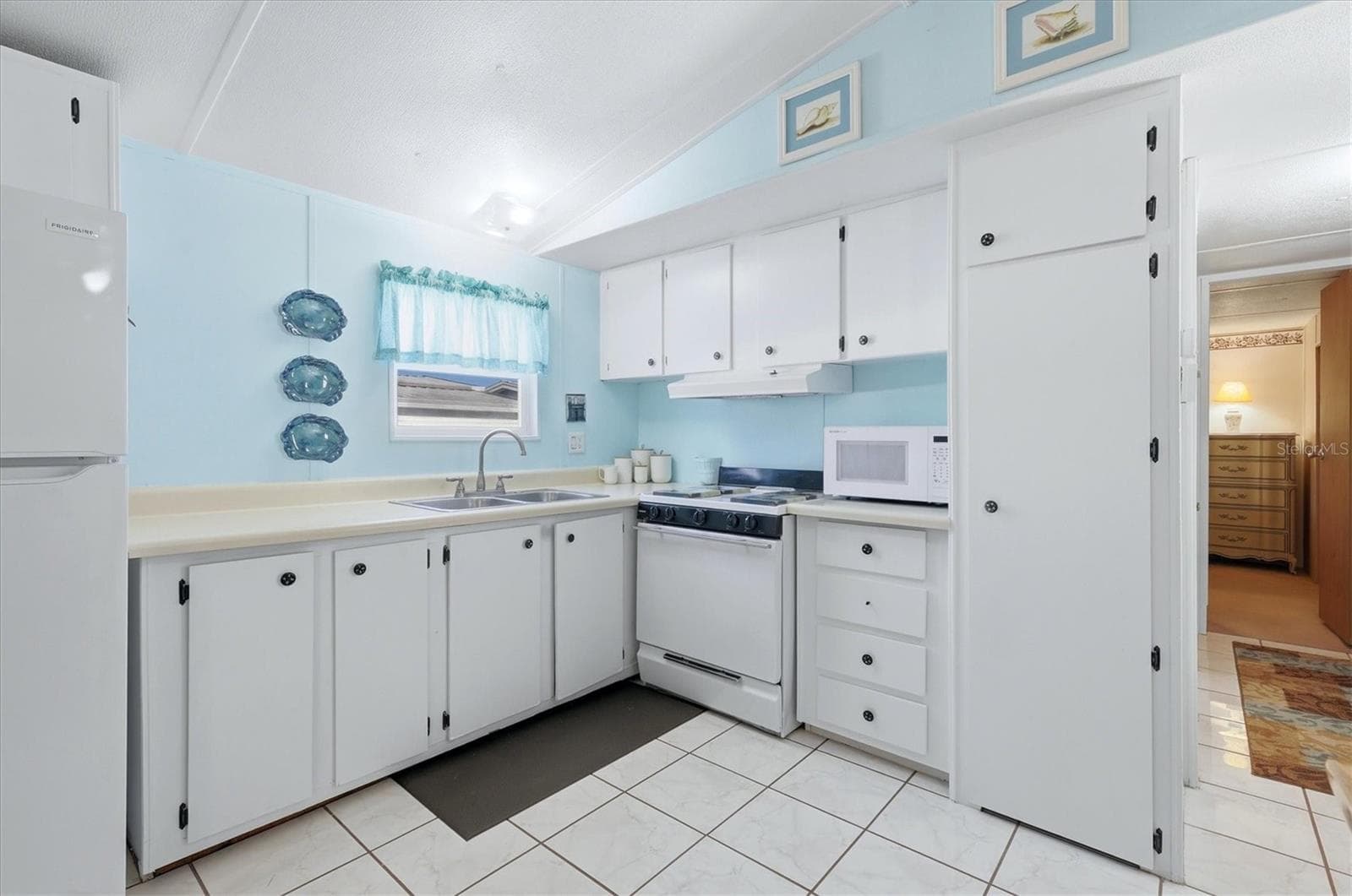 Kitchen - 4320 13TH ST E, ELLENTON