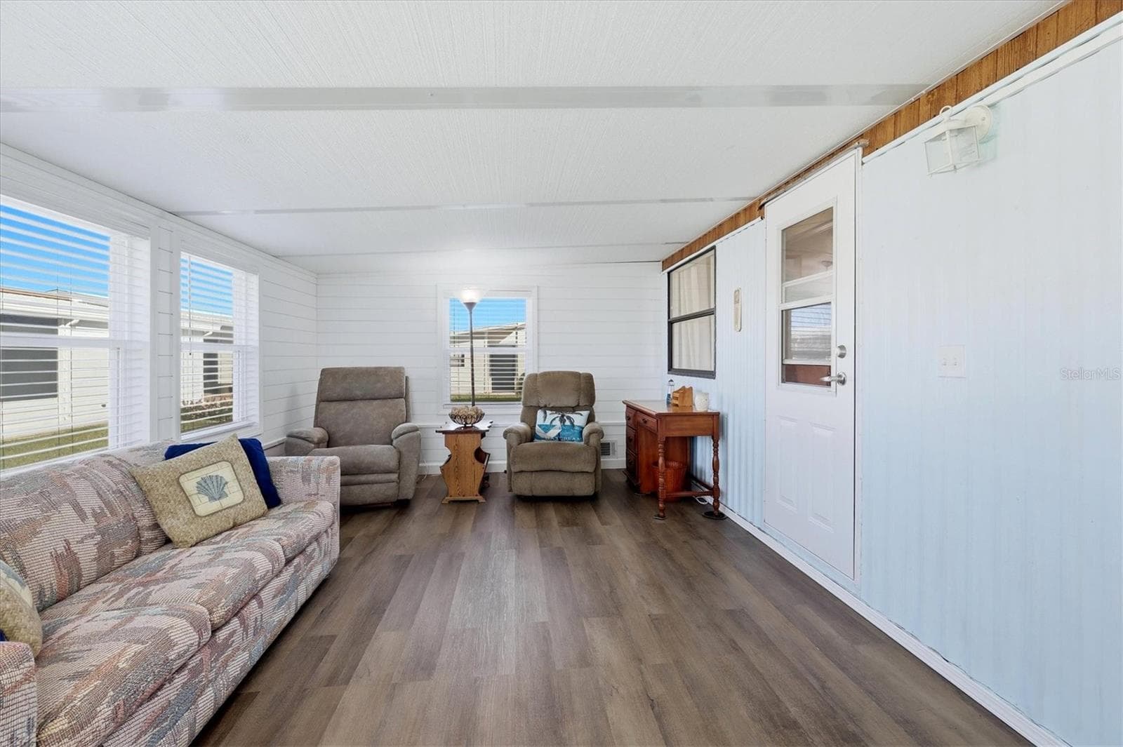 Florida Room - 4320 13TH ST E, ELLENTON