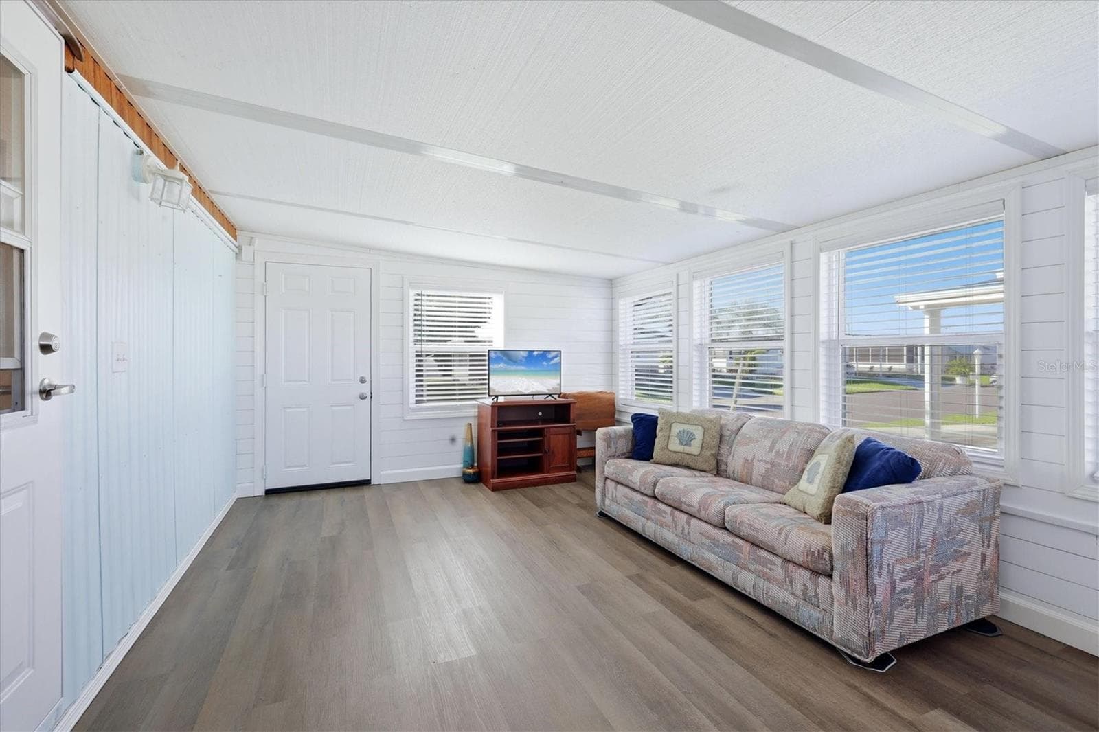 Florida Room - 4320 13TH ST E, ELLENTON