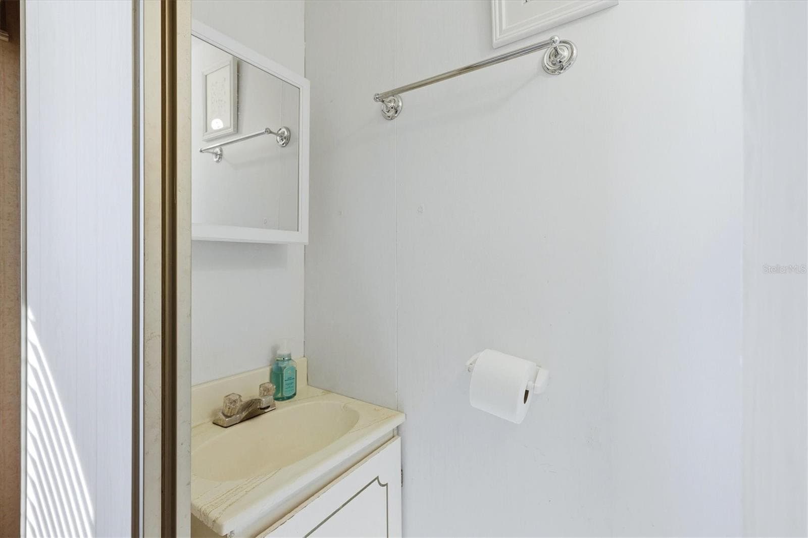 Half Bathroom - 4320 13TH ST E, ELLENTON
