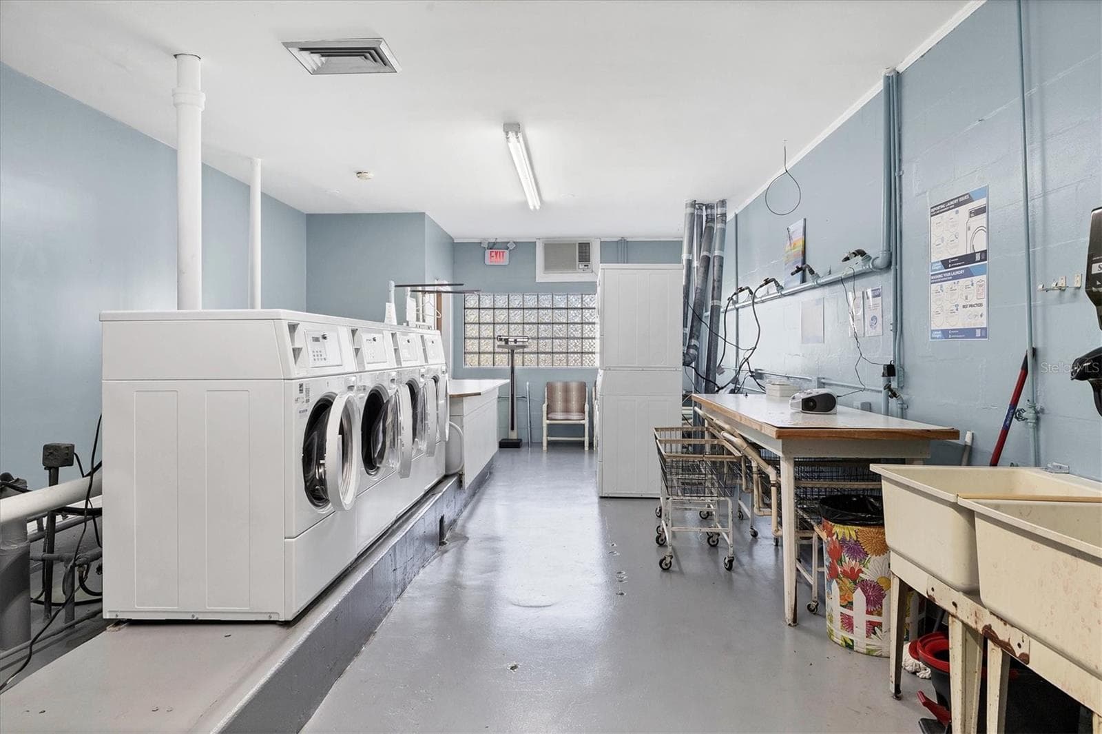 Community Laundry Room - 4320 13TH ST E, ELLENTON