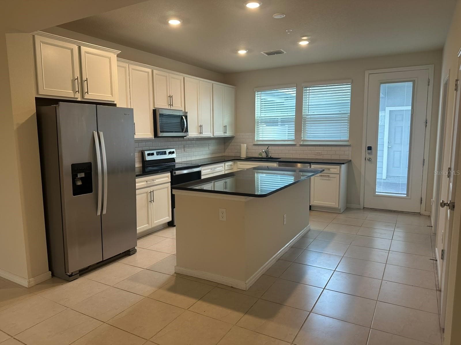 Townhouse at 14339 SAPELO BEACH DR, ORLANDO, photo 7 of 48
