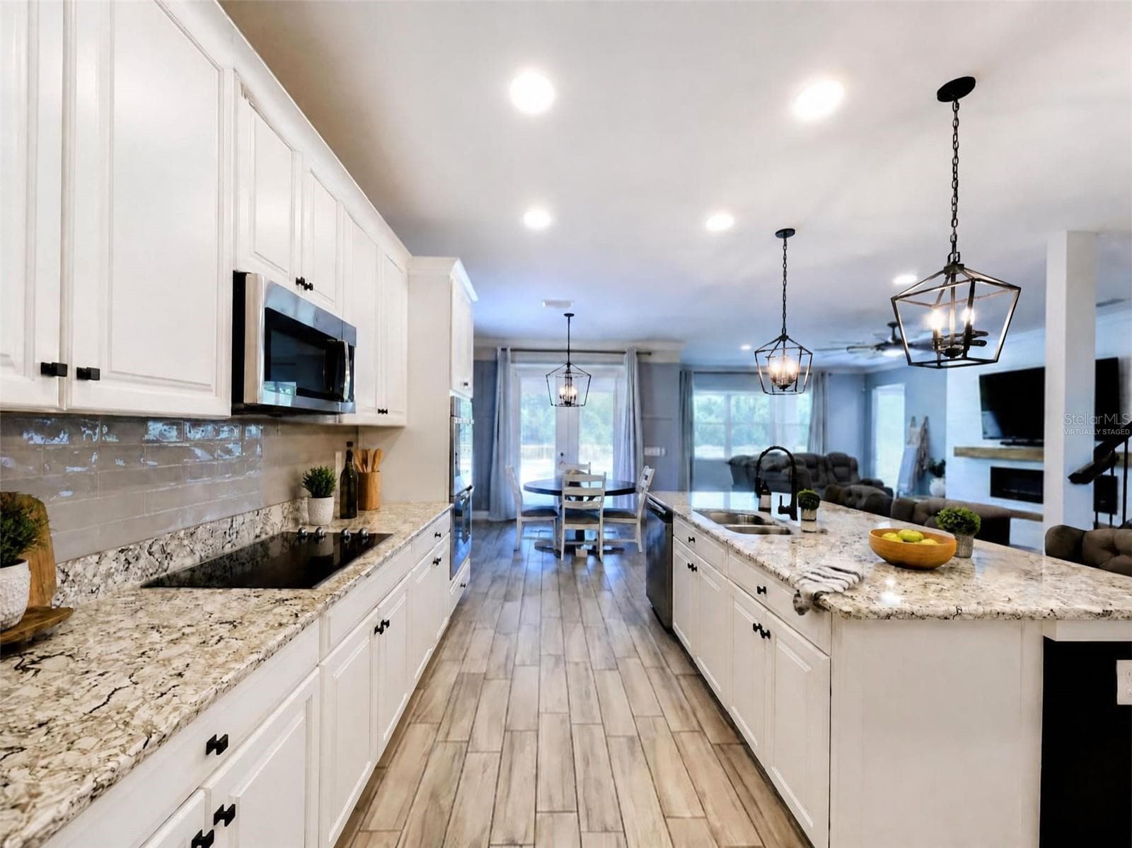 Virtually staged - 12093 NOUVEAU AVE, SPRING HILL