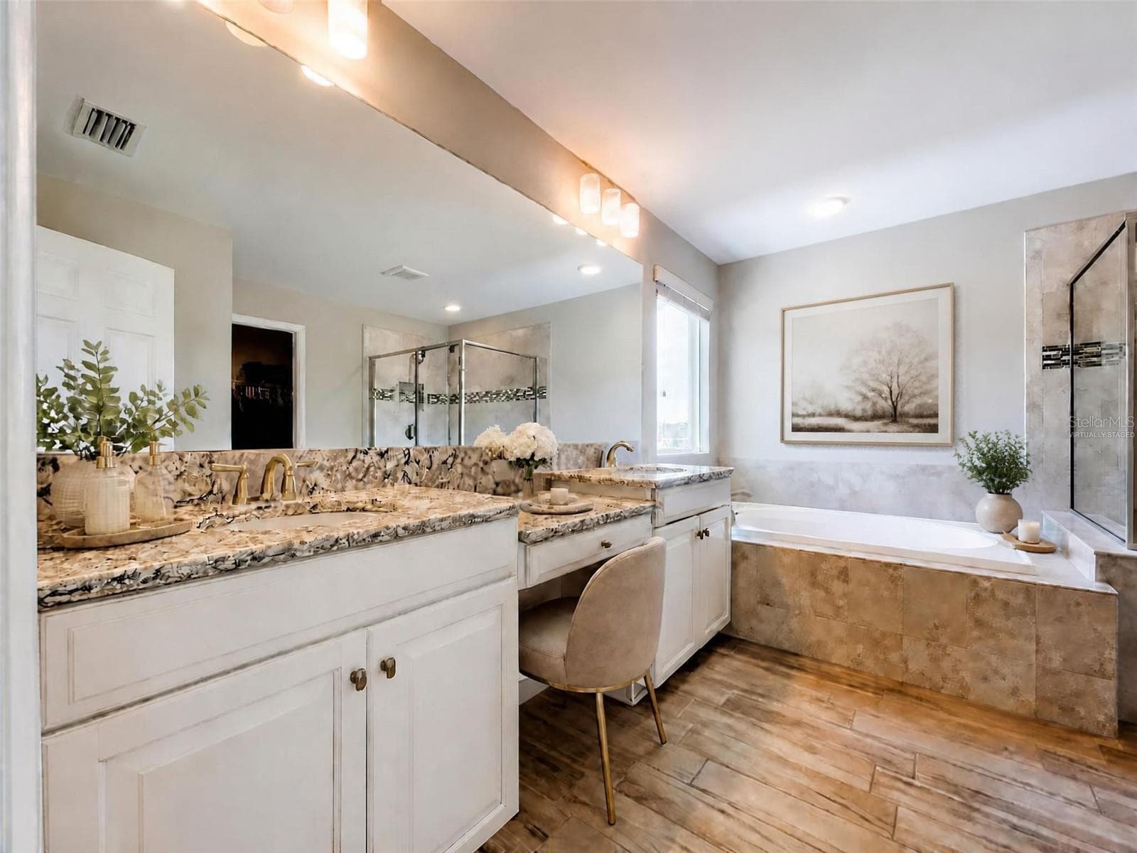 Virtually staged - 12093 NOUVEAU AVE, SPRING HILL