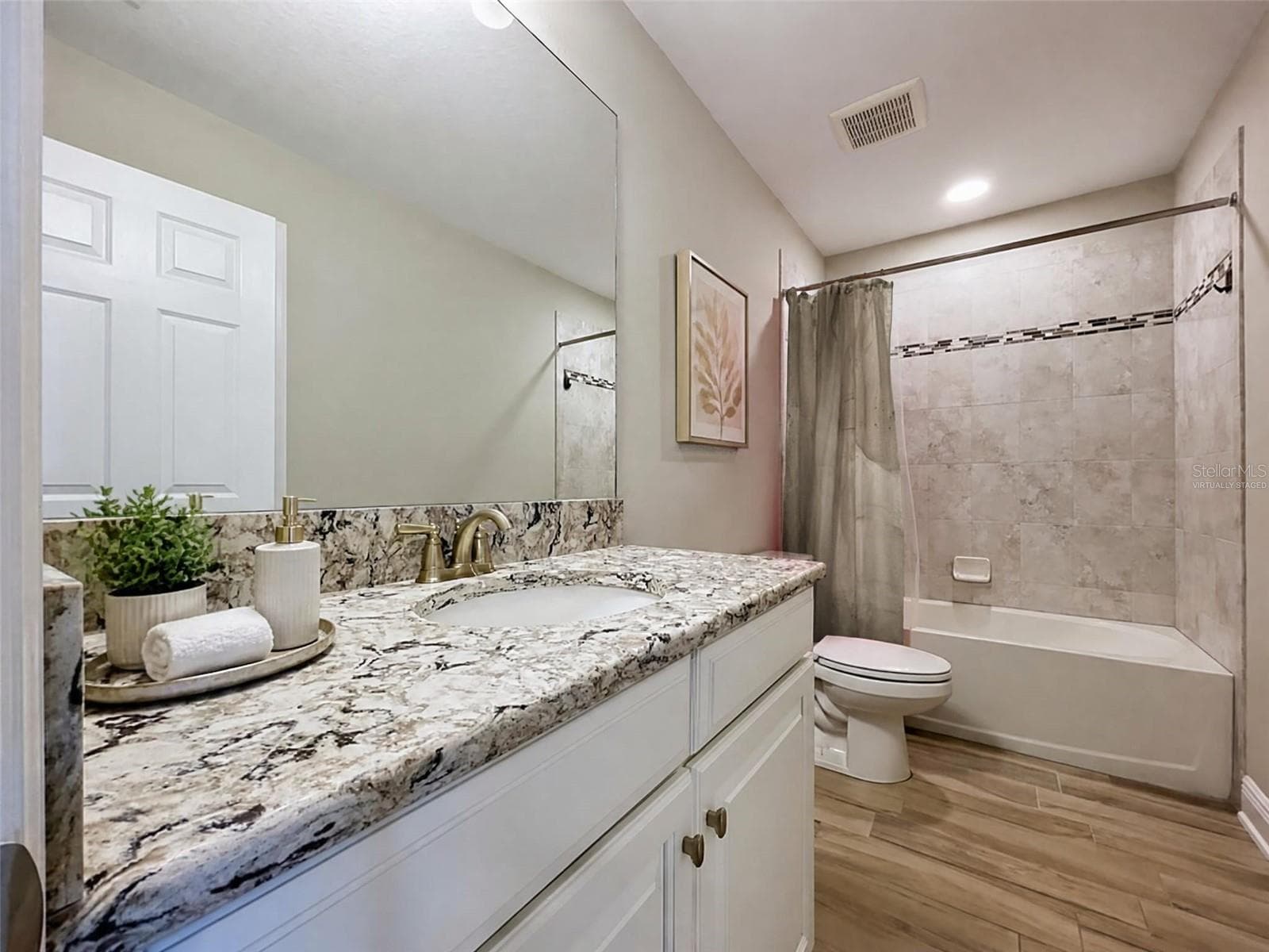 virtually staged - 12093 NOUVEAU AVE, SPRING HILL