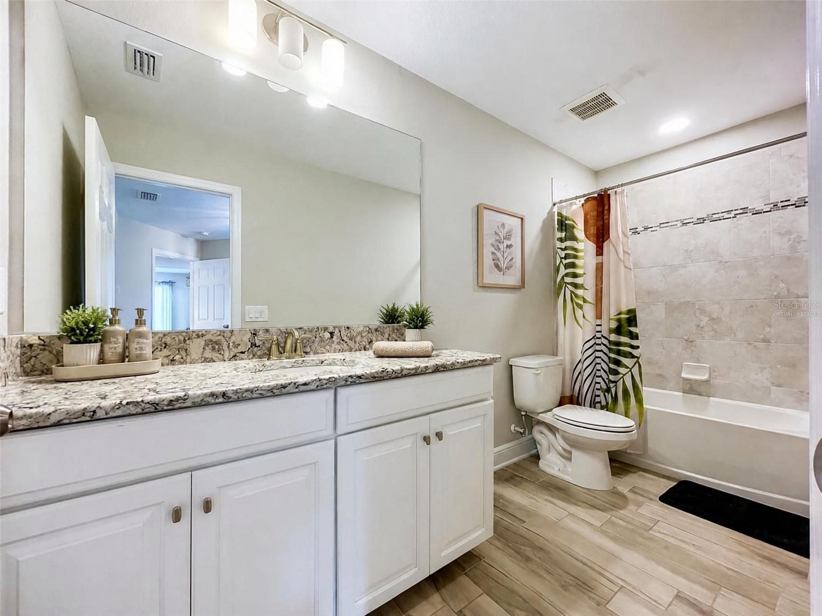 virtually staged - 12093 NOUVEAU AVE, SPRING HILL