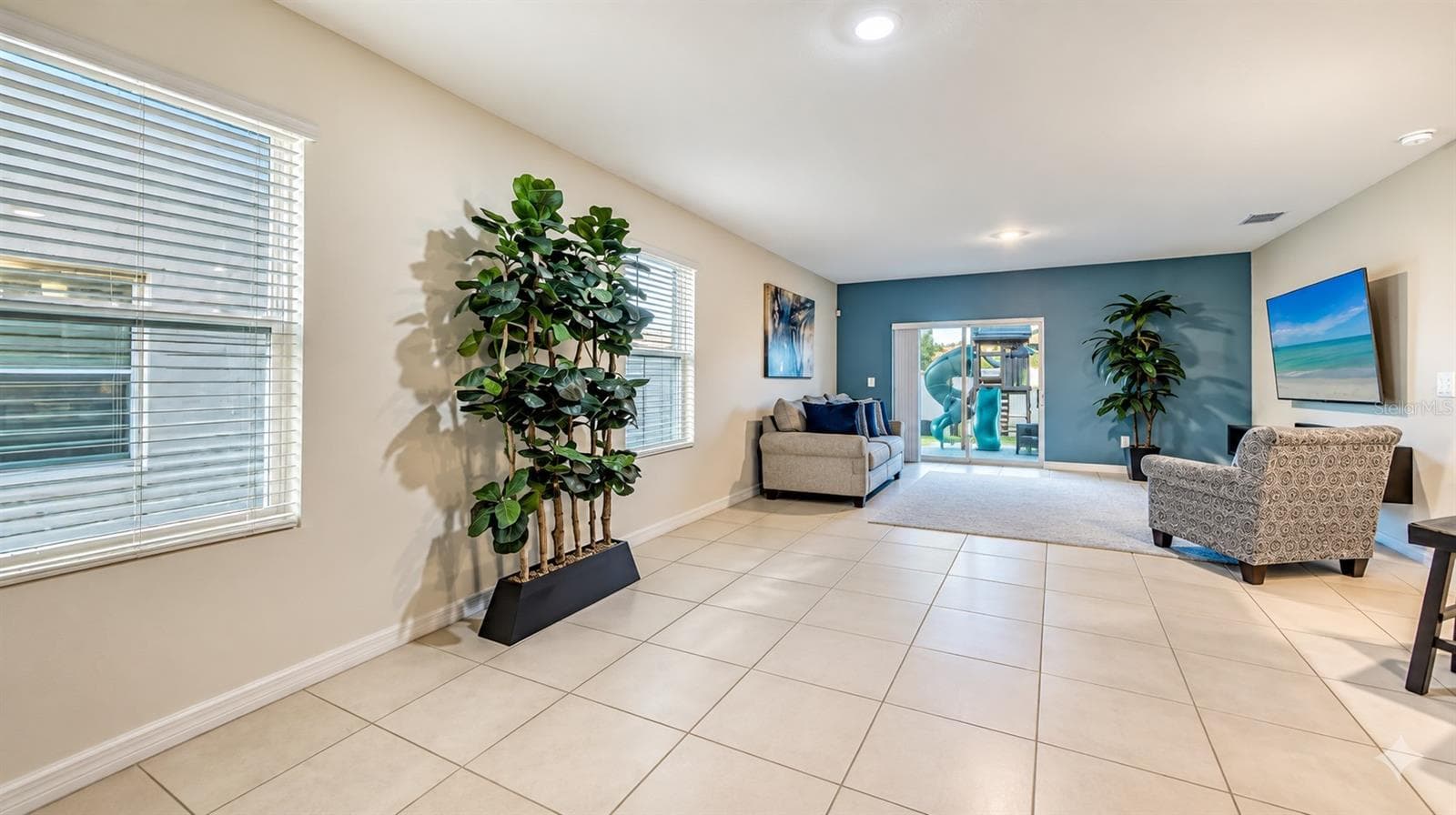 Single Family Residence at 3809 GOLDEN ORIOLE PKWY, SARASOTA, photo 8 of 48