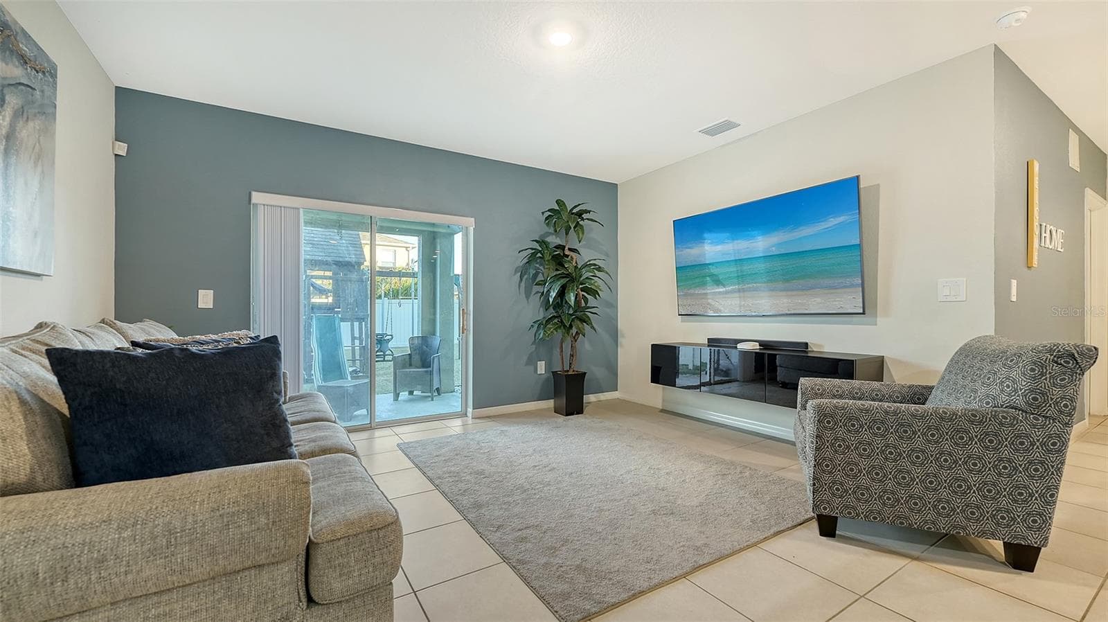 Single Family Residence at 3809 GOLDEN ORIOLE PKWY, SARASOTA, photo 17 of 48