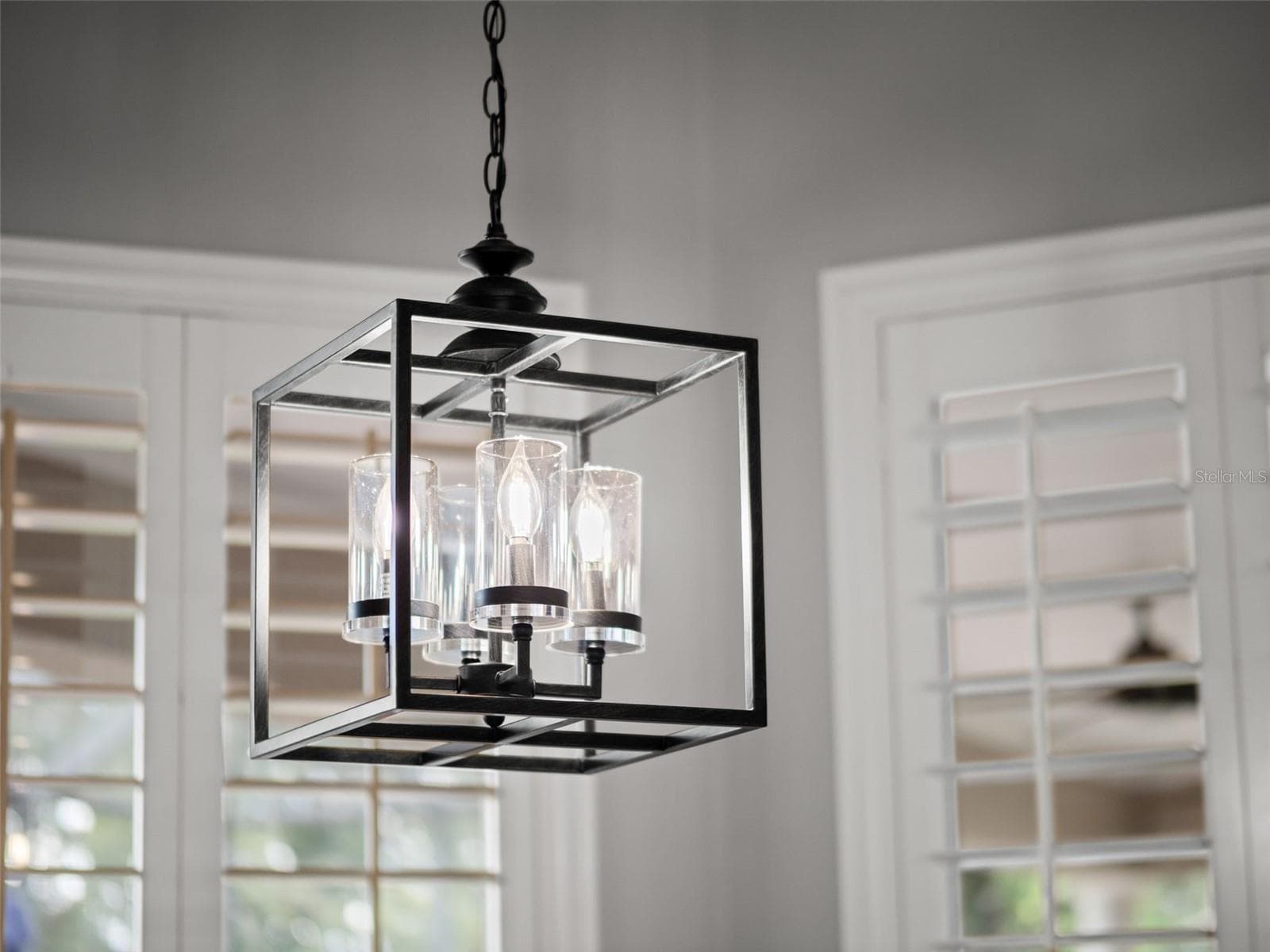 Light fixture in breakfast eating area - 25535 HAWKS RUN LN, SORRENTO