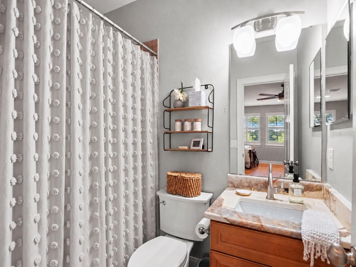 Apartment full bath - 25535 HAWKS RUN LN, SORRENTO