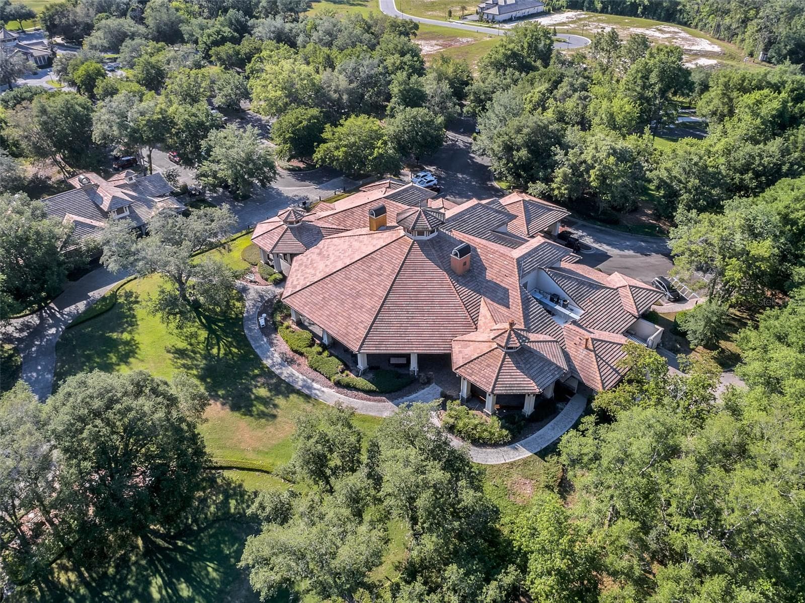 Clubhouse with restaurant - 25535 HAWKS RUN LN, SORRENTO