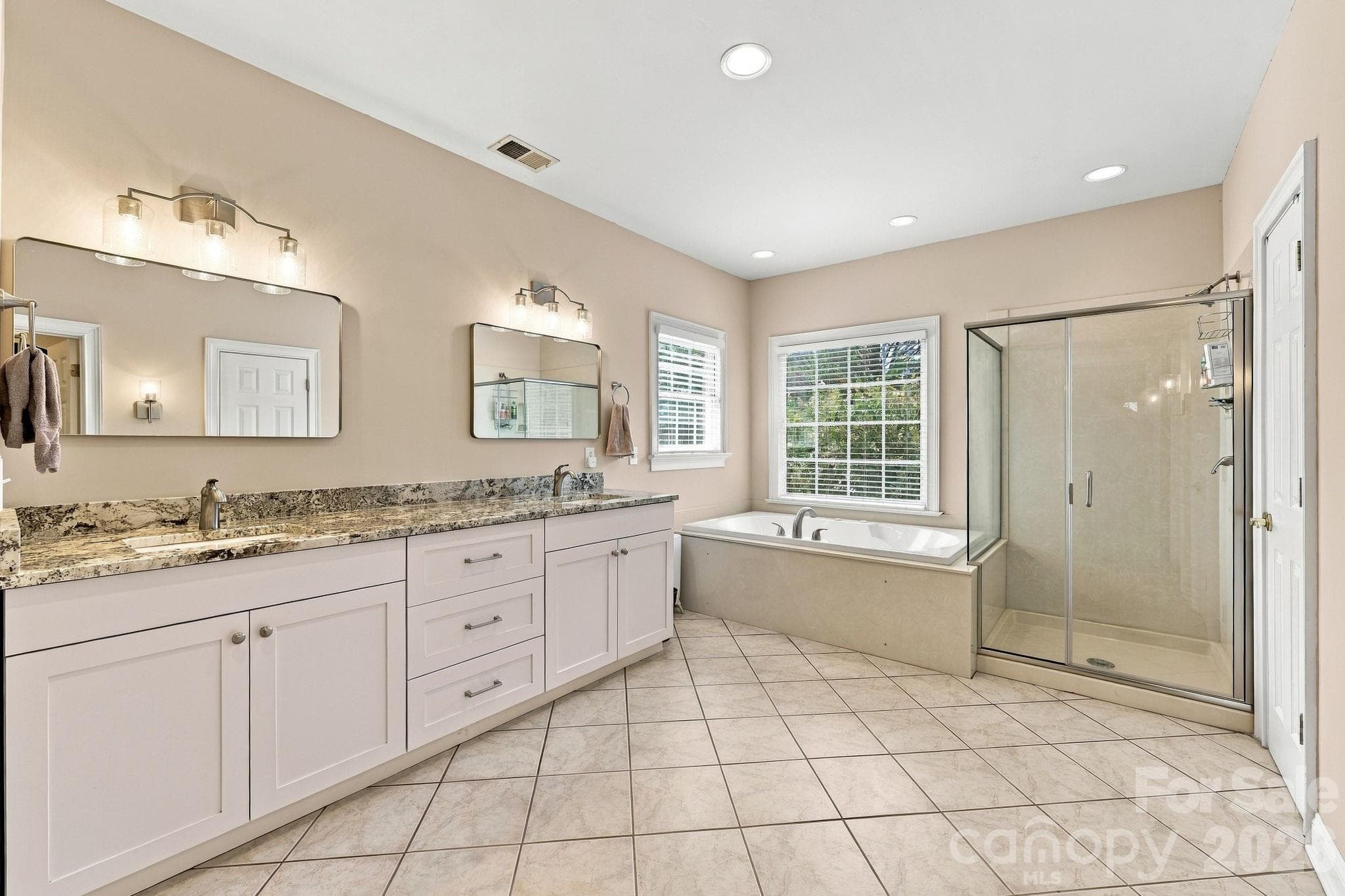 Single Family Residence at 633 Peacehaven Road, Kannapolis, photo 32 of 48