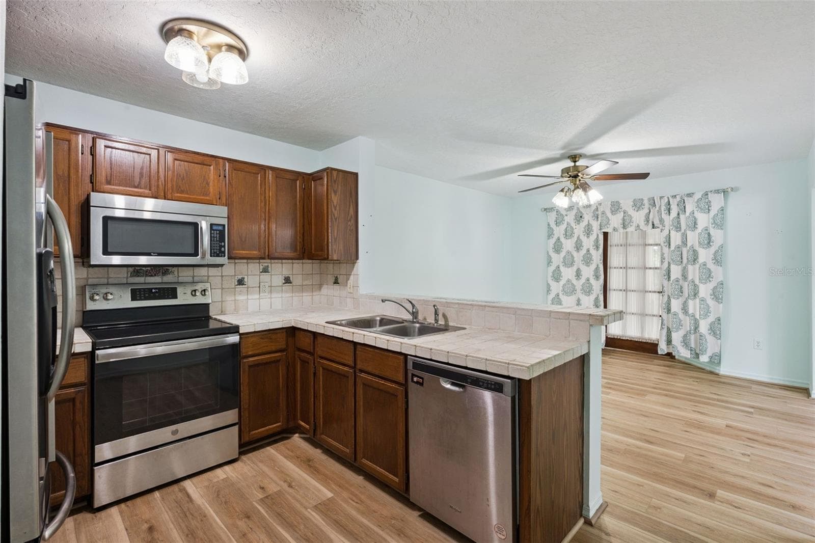 Half Duplex at 5412 RUTLAND CT, ORLANDO, photo 15 of 16