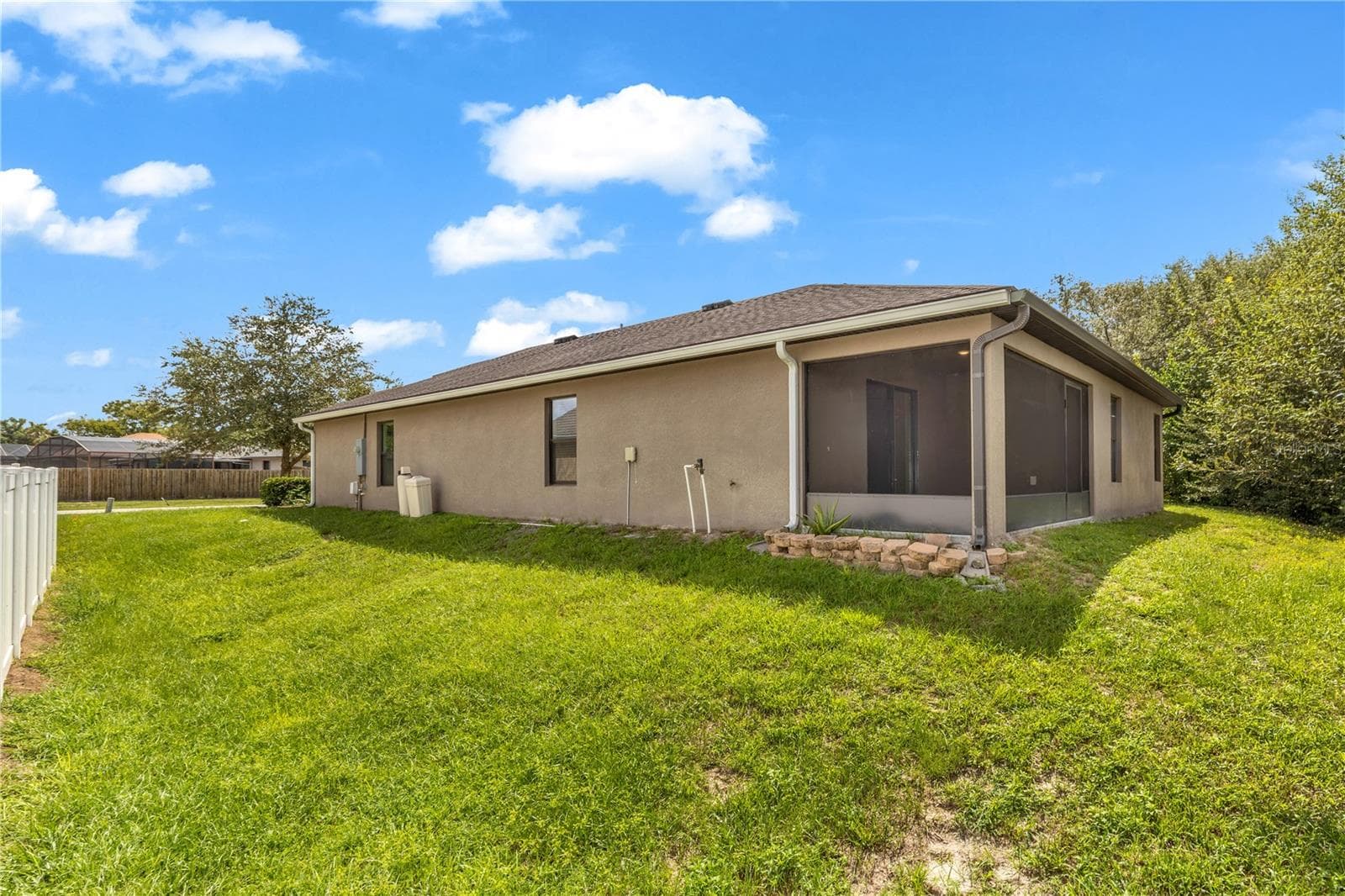 Single Family Residence at 1528 E FALMOUTH AVE, DELTONA, photo 26 of 35