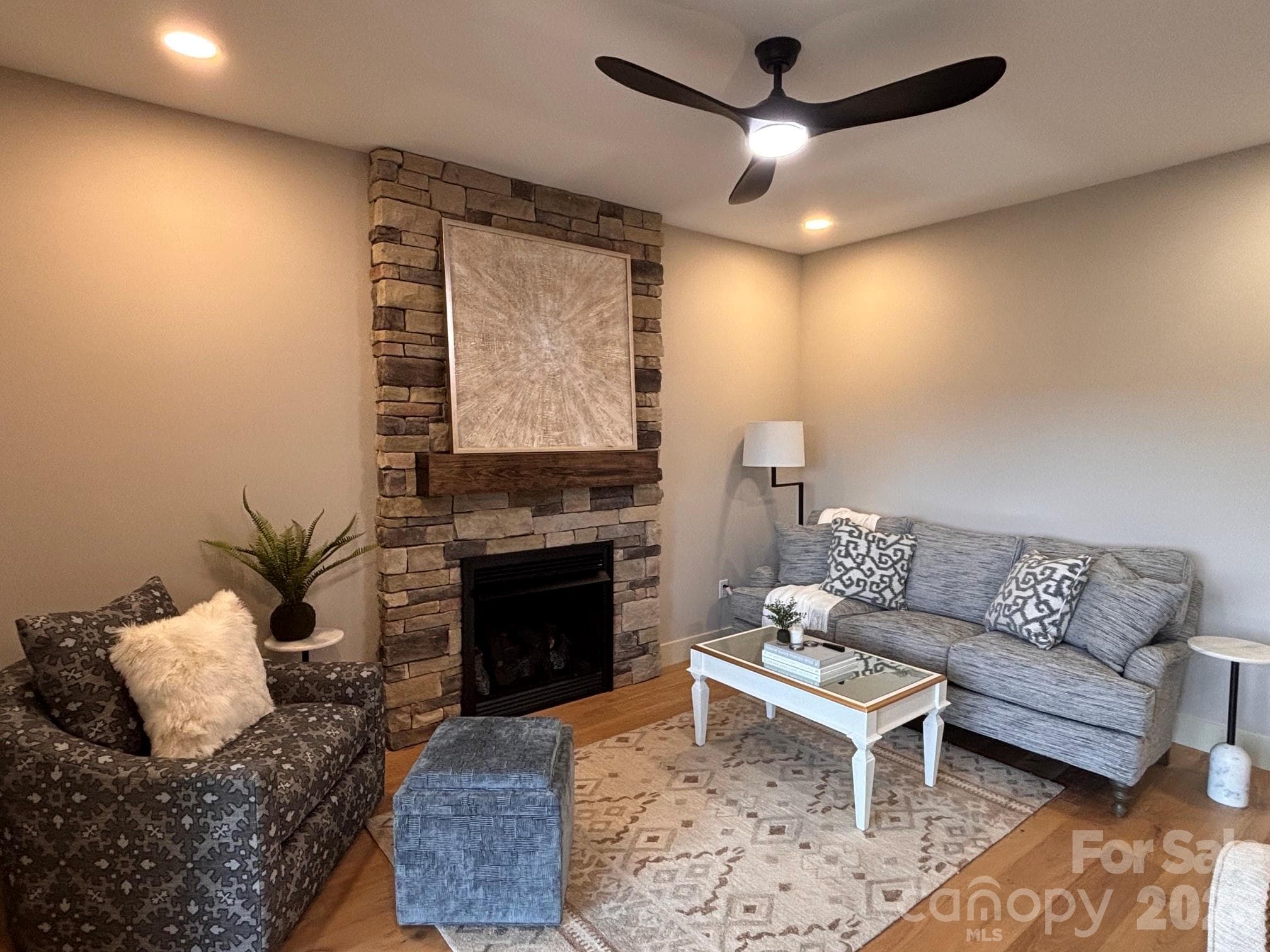 Single Family Residence at 128 Chepstow Place, Black Mountain, photo 6 of 33
