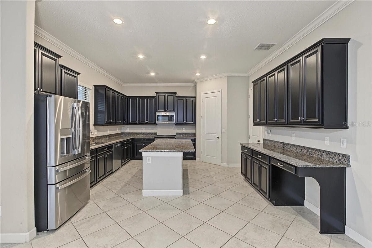 Single Family Residence at 8099 LAGO MIST WAY, WESLEY CHAPEL, photo 23 of 128