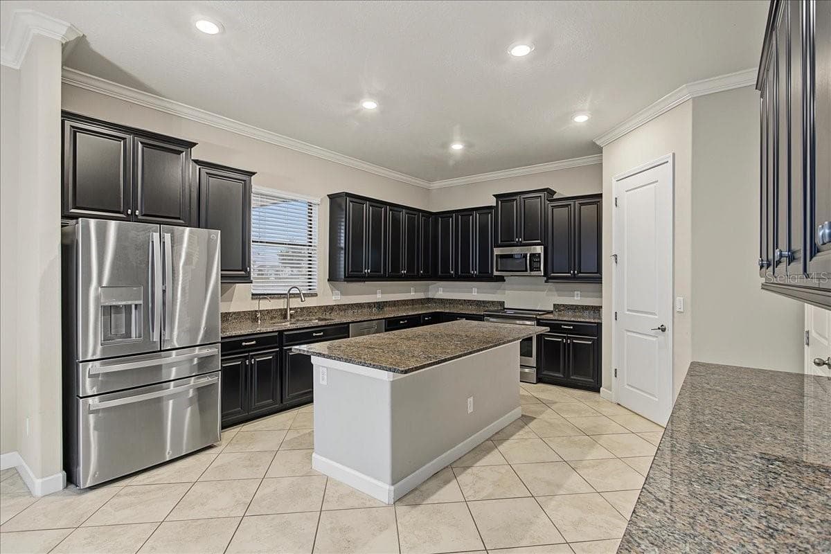 Single Family Residence at 8099 LAGO MIST WAY, WESLEY CHAPEL, photo 25 of 128