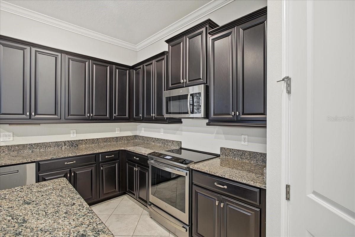 Single Family Residence at 8099 LAGO MIST WAY, WESLEY CHAPEL, photo 33 of 128