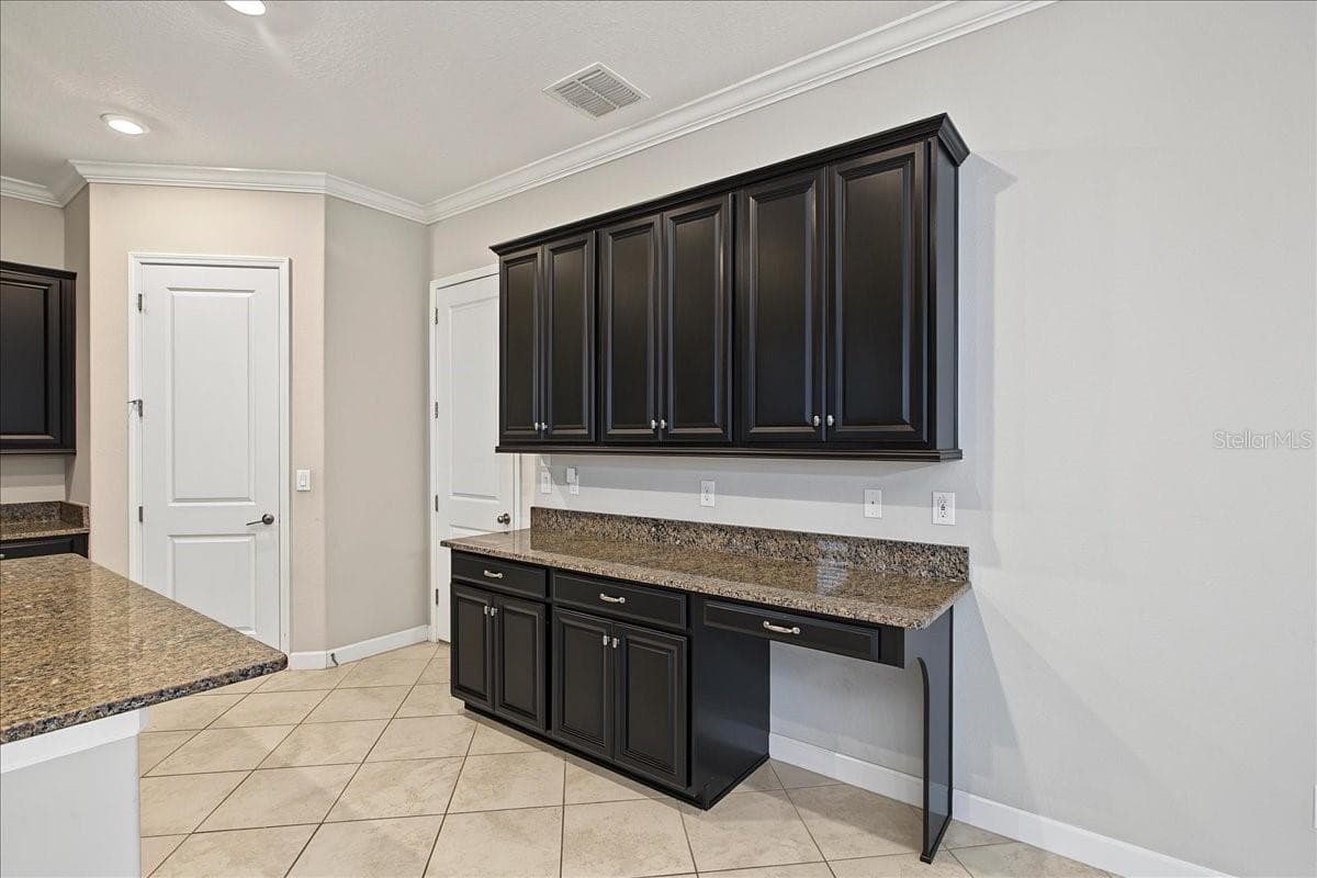 Single Family Residence at 8099 LAGO MIST WAY, WESLEY CHAPEL, photo 37 of 128