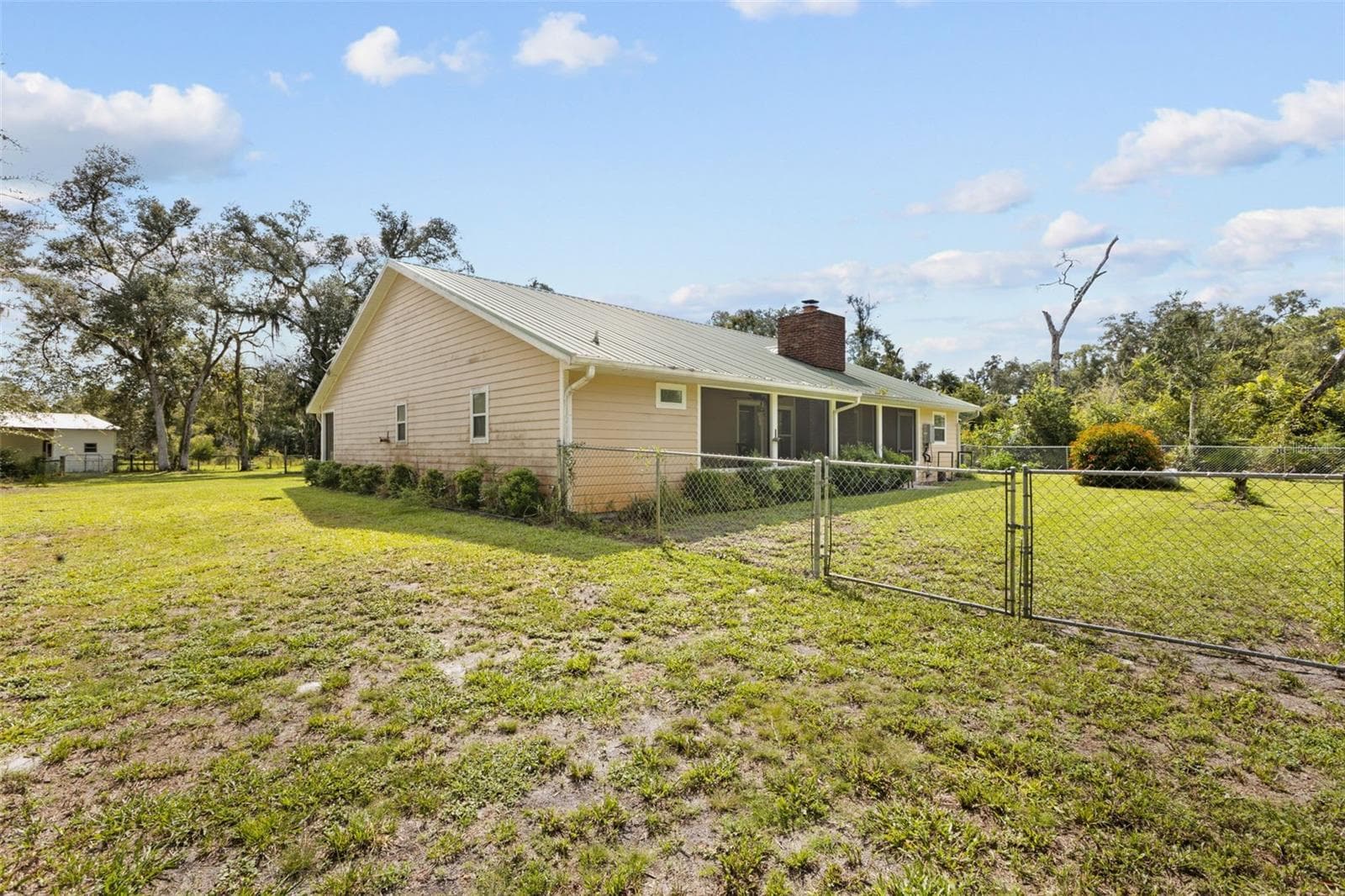 Manufactured Home at 305 NE 290TH AVE, OLD TOWN, photo 60 of 76