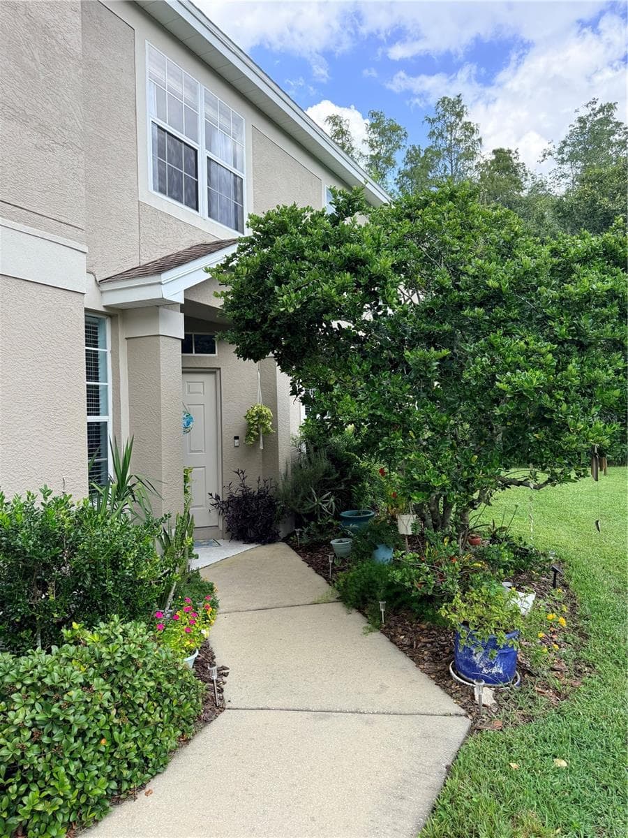 Townhouse at 6237 DUCK KEY CT, TAMPA, photo 2 of 25