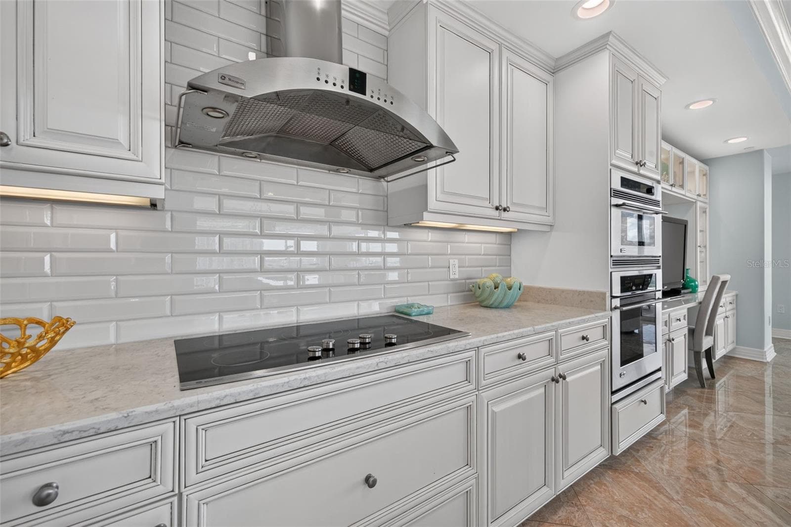 Condominium at 400 BEACH DR NE #1004, ST PETERSBURG, photo 22 of 79
