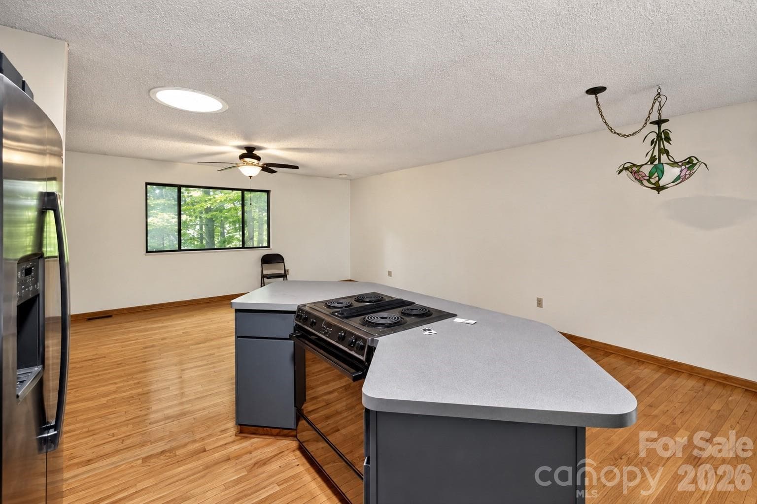 Single Family Residence at 8 Shadywood Circle, Asheville, photo 5 of 21
