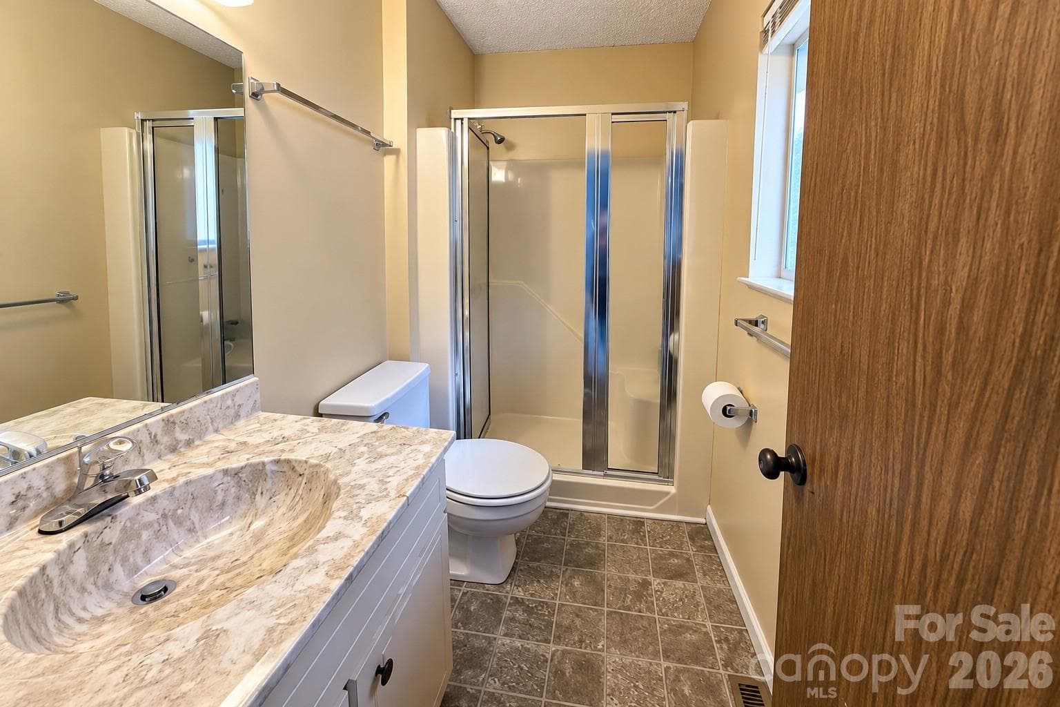 Single Family Residence at 8 Shadywood Circle, Asheville, photo 12 of 21