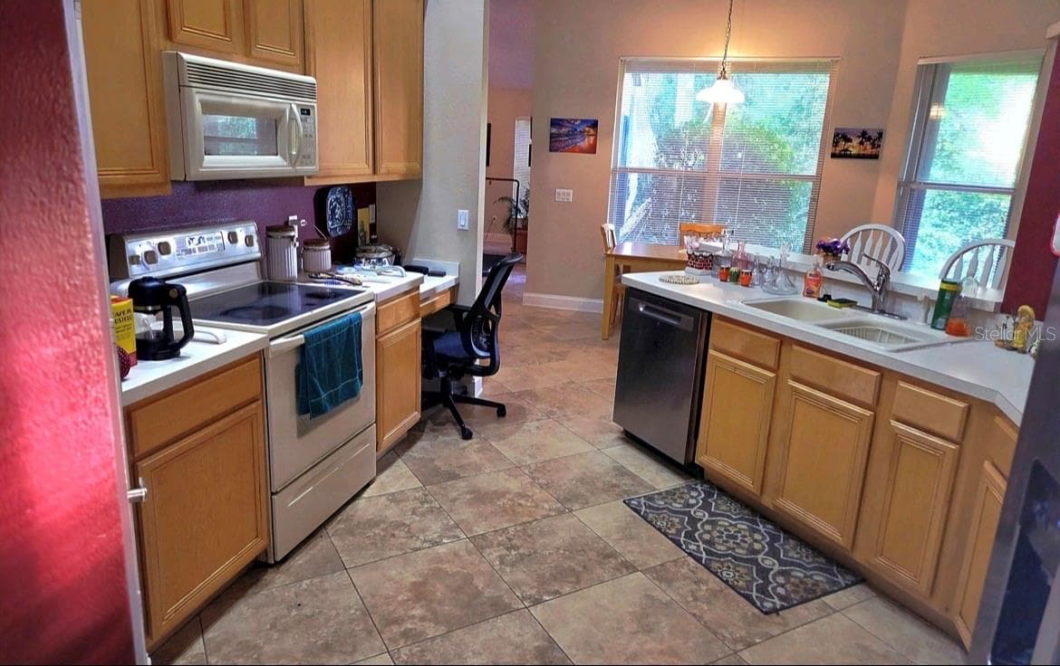 Single Family Residence at 1559 MAIDENCANE LOOP, OVIEDO, photo 3 of 14