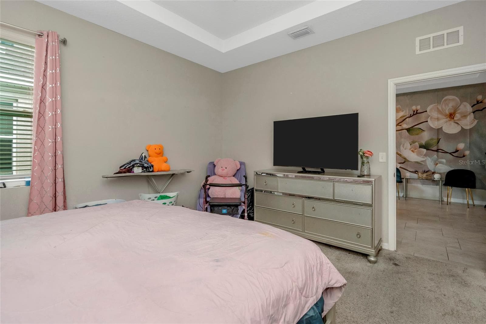 bedroom 4 (in-law suite) tray ceiling - 11939 BRIGHTON KNOLL LOOP, RIVERVIEW