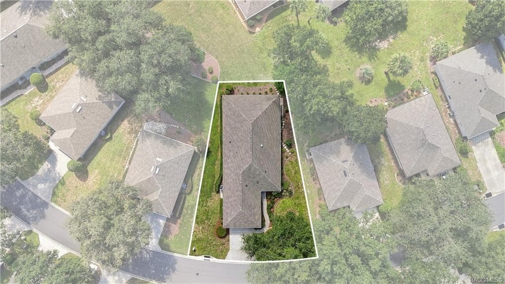 AERIAL VIEW – Overhead view of 6410 W Cannondale Dr highlighting the home’s footprint, established residential setting, mature landscaping & clearly defined homesite. - 6410 W CANNONDALE DR, CRYSTAL RIVER
