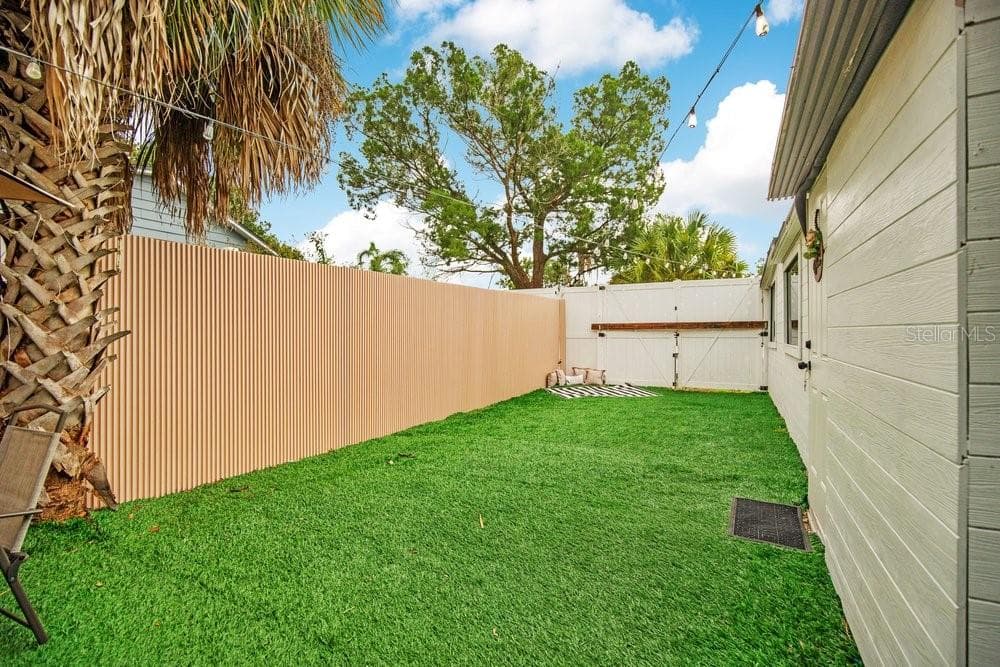 Single Family Residence at 2301 DRAKE DR, ORLANDO, photo 19 of 43