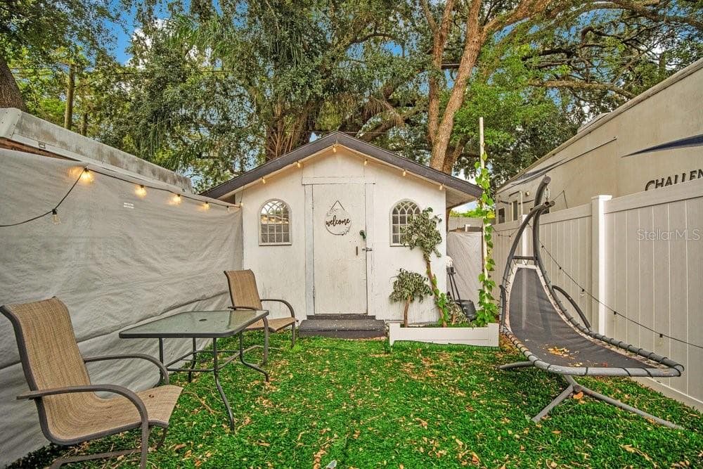 Single Family Residence at 2301 DRAKE DR, ORLANDO, photo 21 of 43