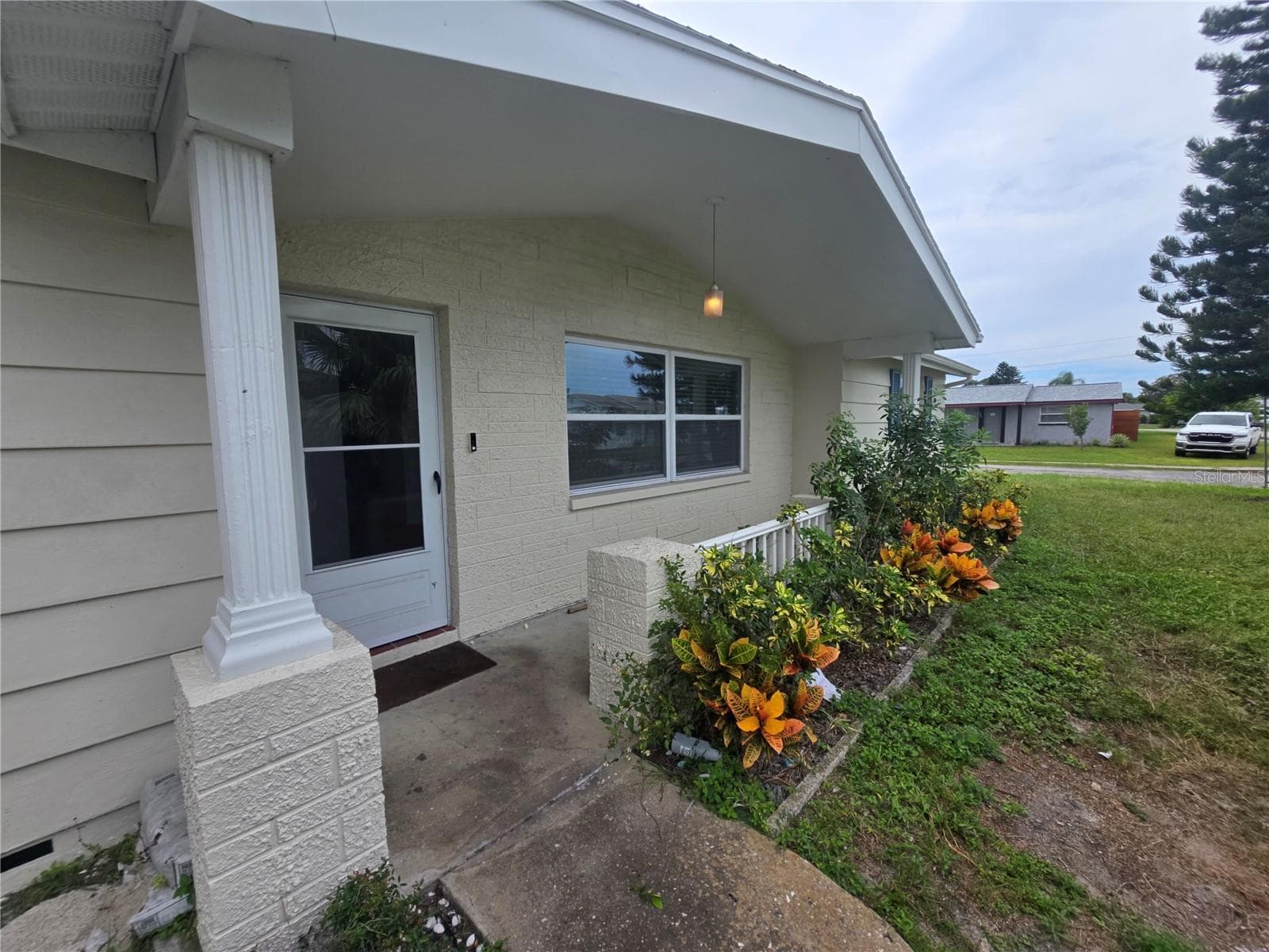 Single Family Residence at 2055 NORFOLK DR, HOLIDAY, photo 11 of 25
