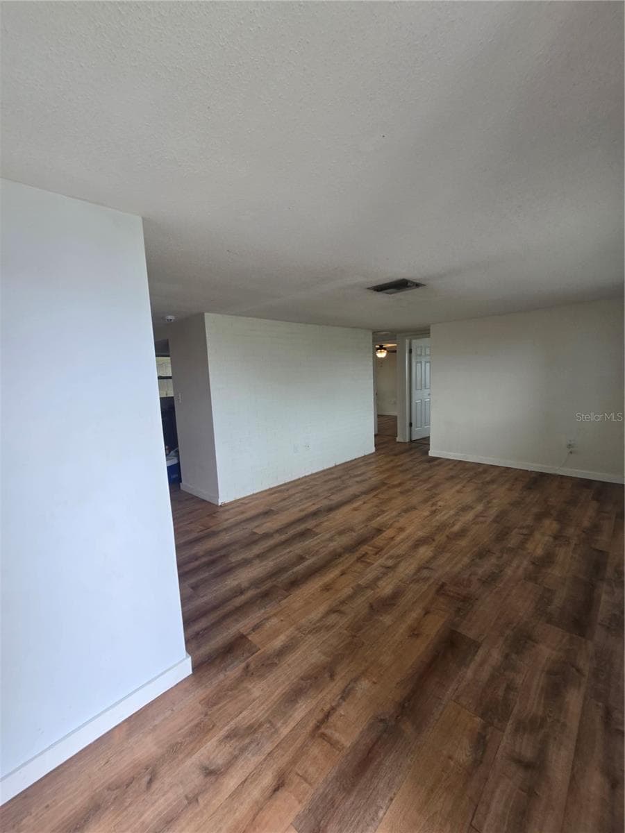 Single Family Residence at 2055 NORFOLK DR, HOLIDAY, photo 14 of 25