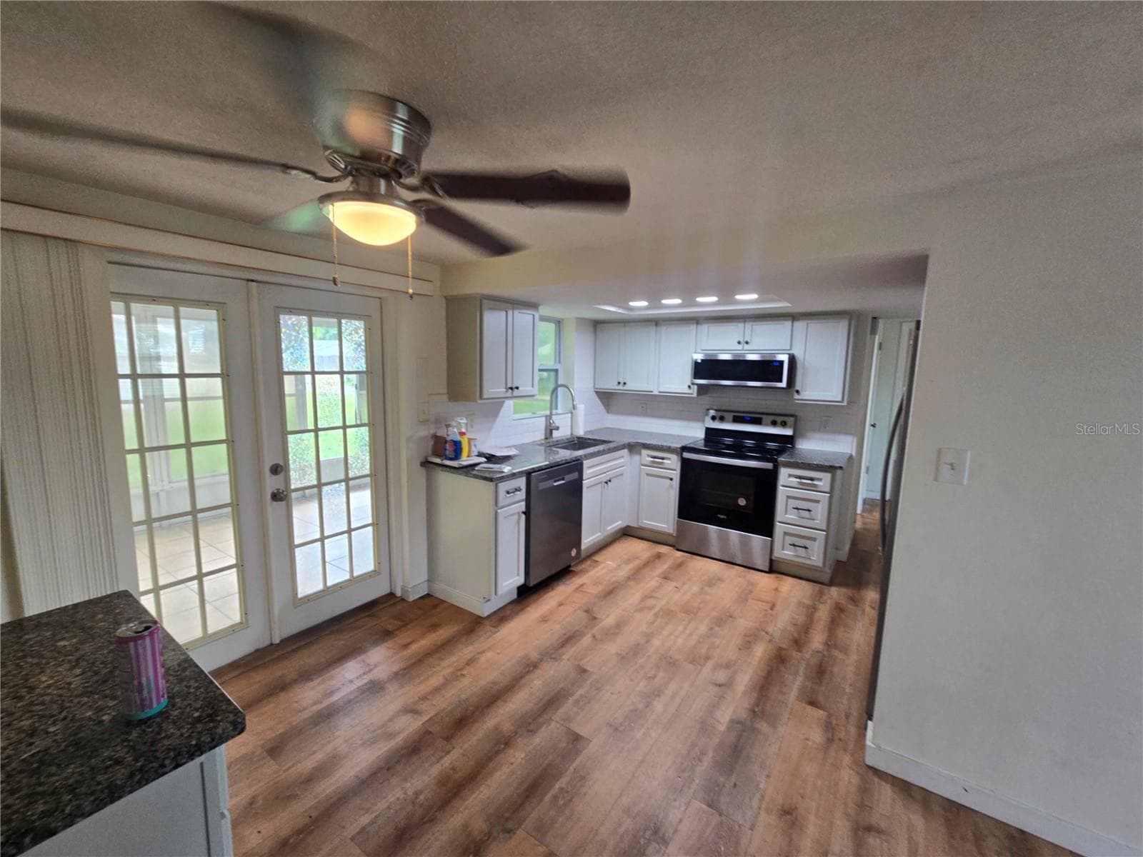 Single Family Residence at 2055 NORFOLK DR, HOLIDAY, photo 16 of 25