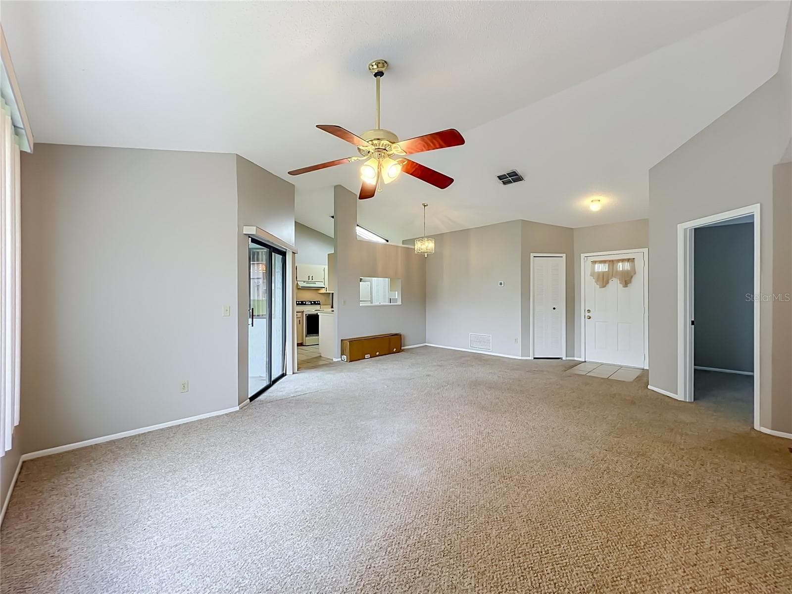 Single Family Residence at 2943 ROUNDABOUT LN, ORLANDO, photo 9 of 47